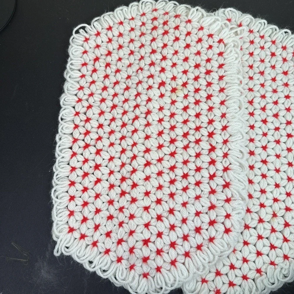 Vintage Hand-Crocheted Placemats Set‎ of 4 Red & White Oval 18
